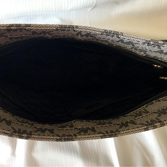 Michael Kors Crossbody Bag - Picture 4 of 7